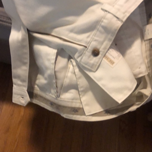 Docker Khaki Classic Fit Creased Out from dry cleaners. 34 W 32 L 9.9/10 - Picture 4 of 5